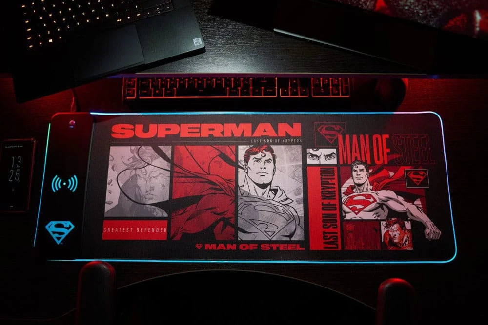 DC COMICS MOUSEPAD WITH MOBILE CHARGER SUPERMAN P053304