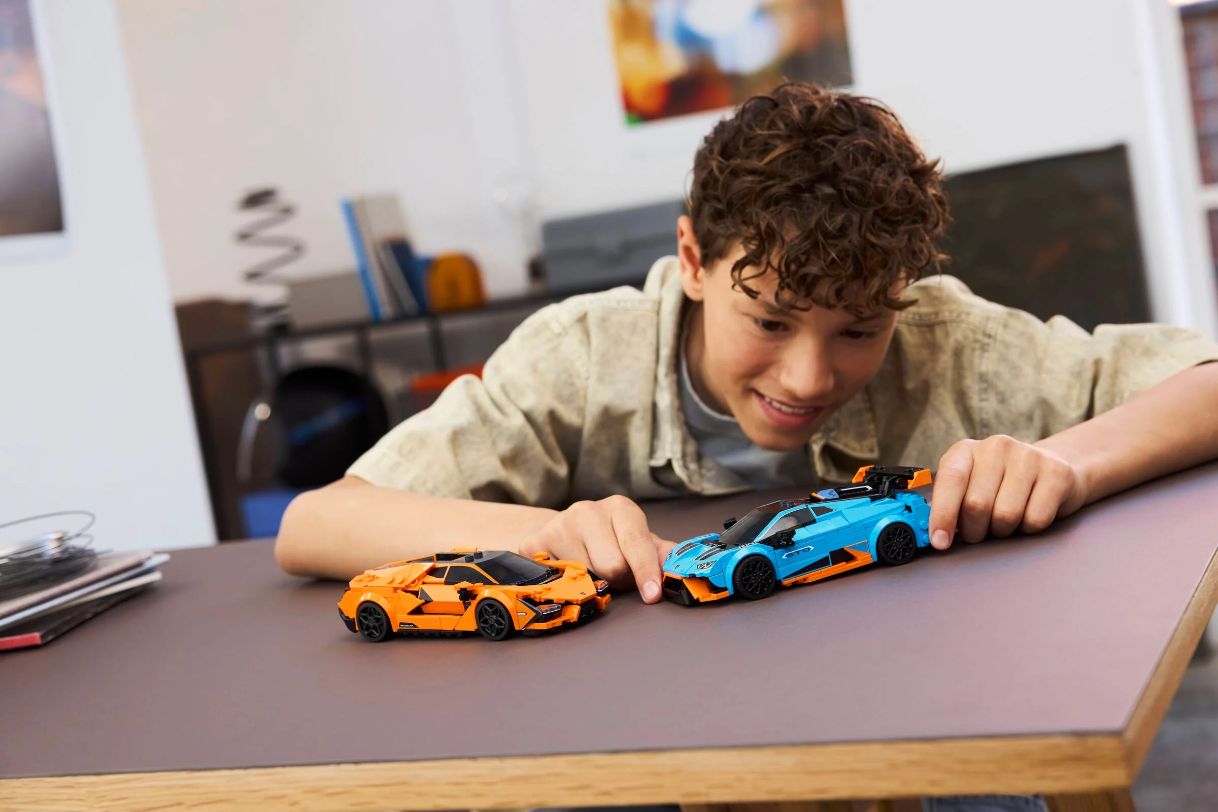 LEGO 77238 Lamborghini Revuelto e Huracan STO - Image 3
