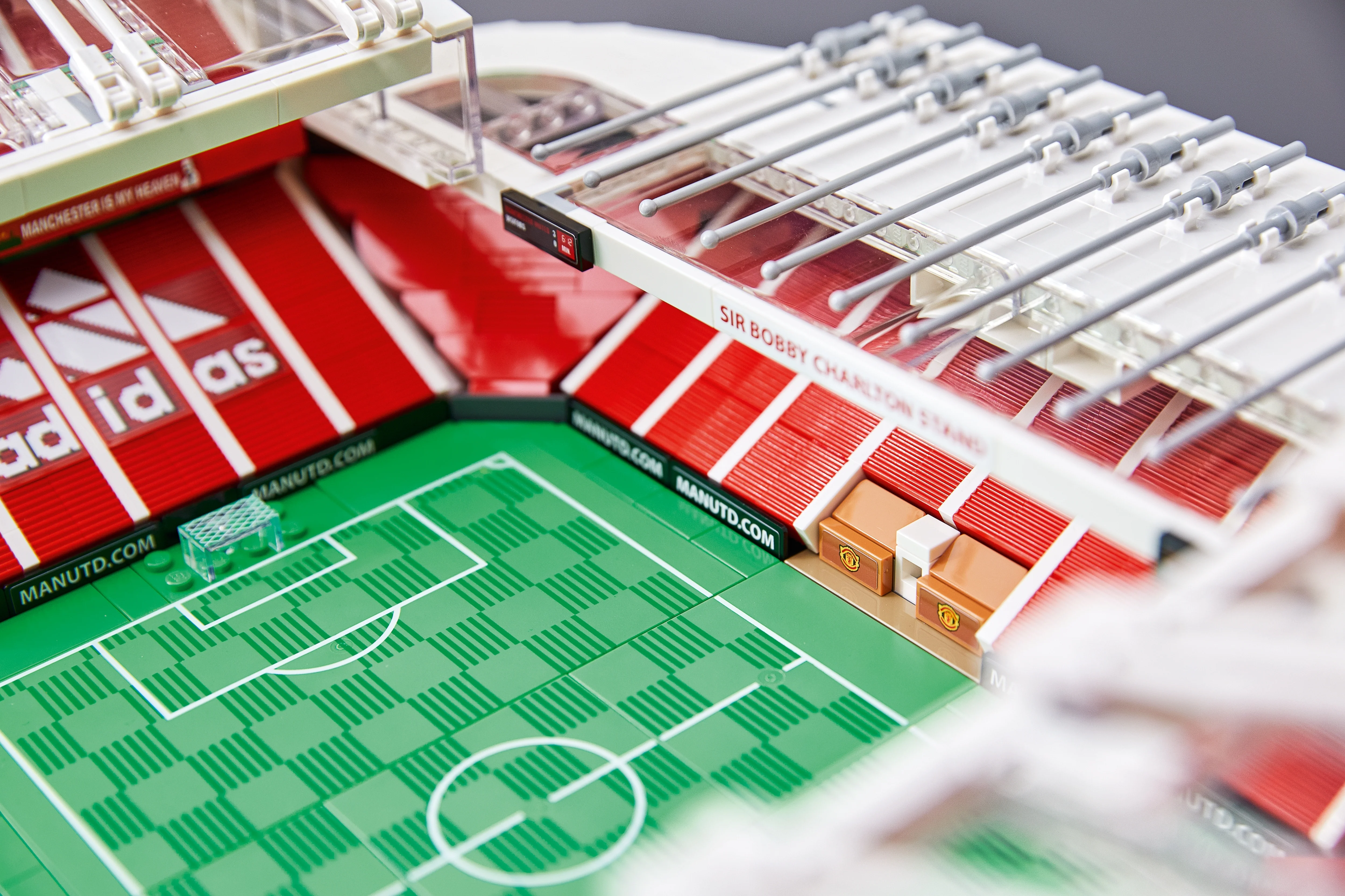 LEGO 10272 CREATOR Stadio Old Trafford - Image 3
