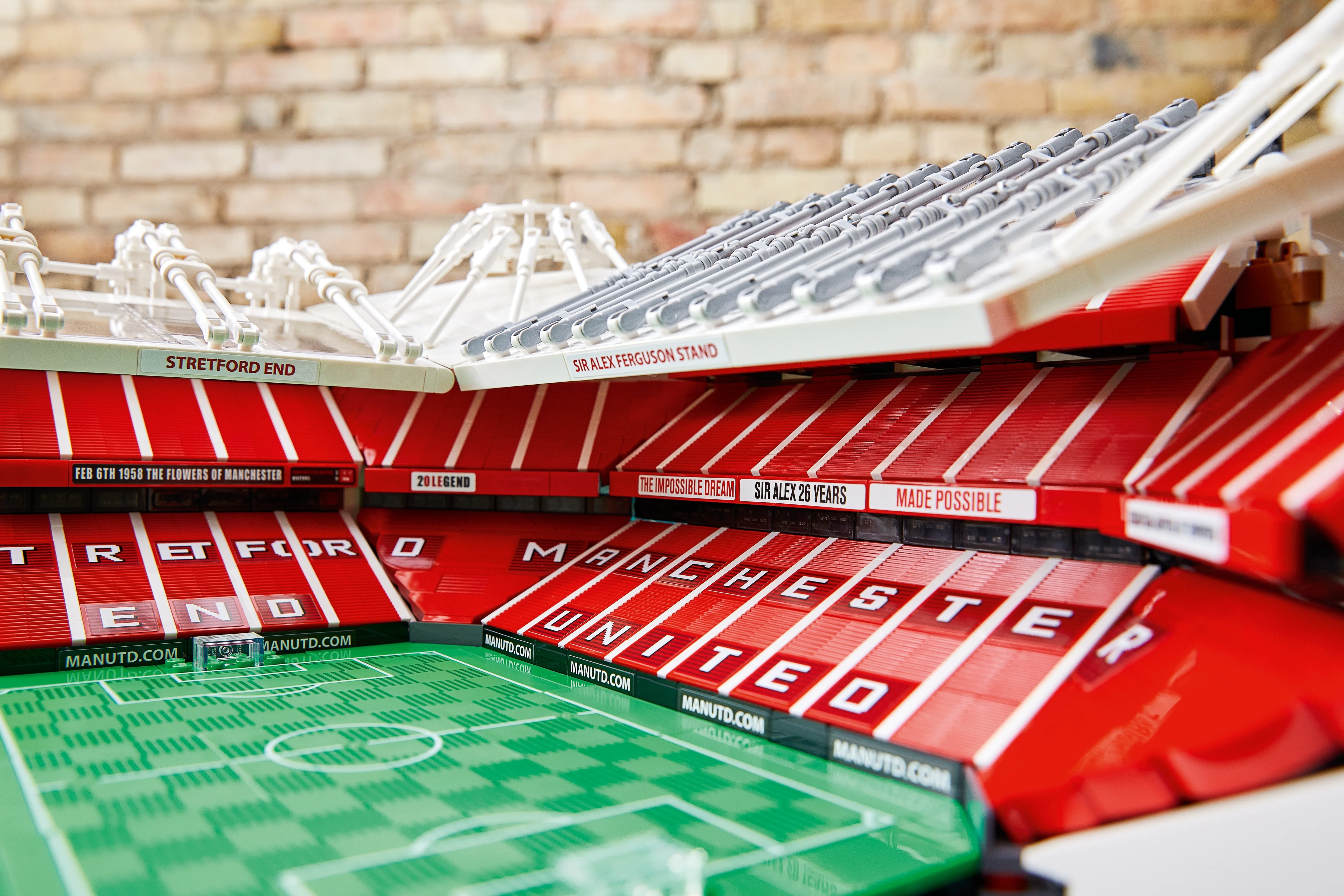 LEGO 10272 CREATOR Stadio Old Trafford - Image 4