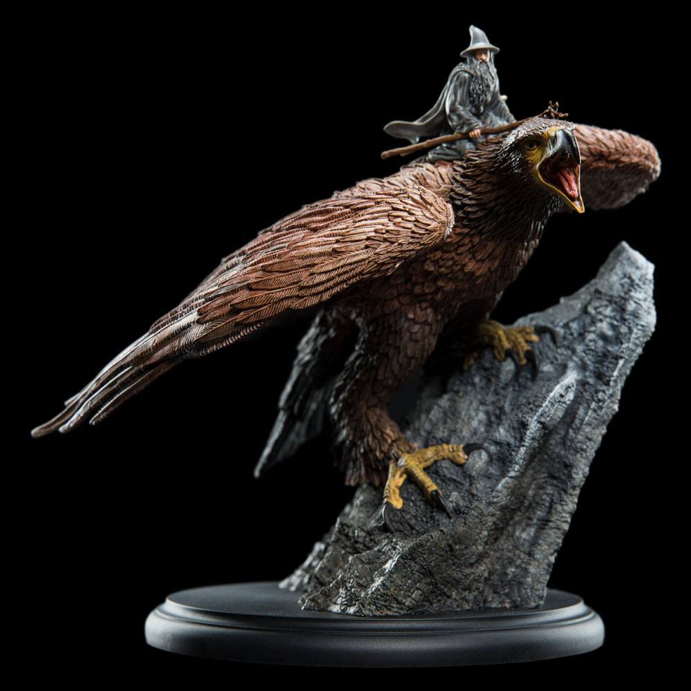 LORD OF THE RINGS STATUE GANDALF ON GWAIHIR 15 CM P062766