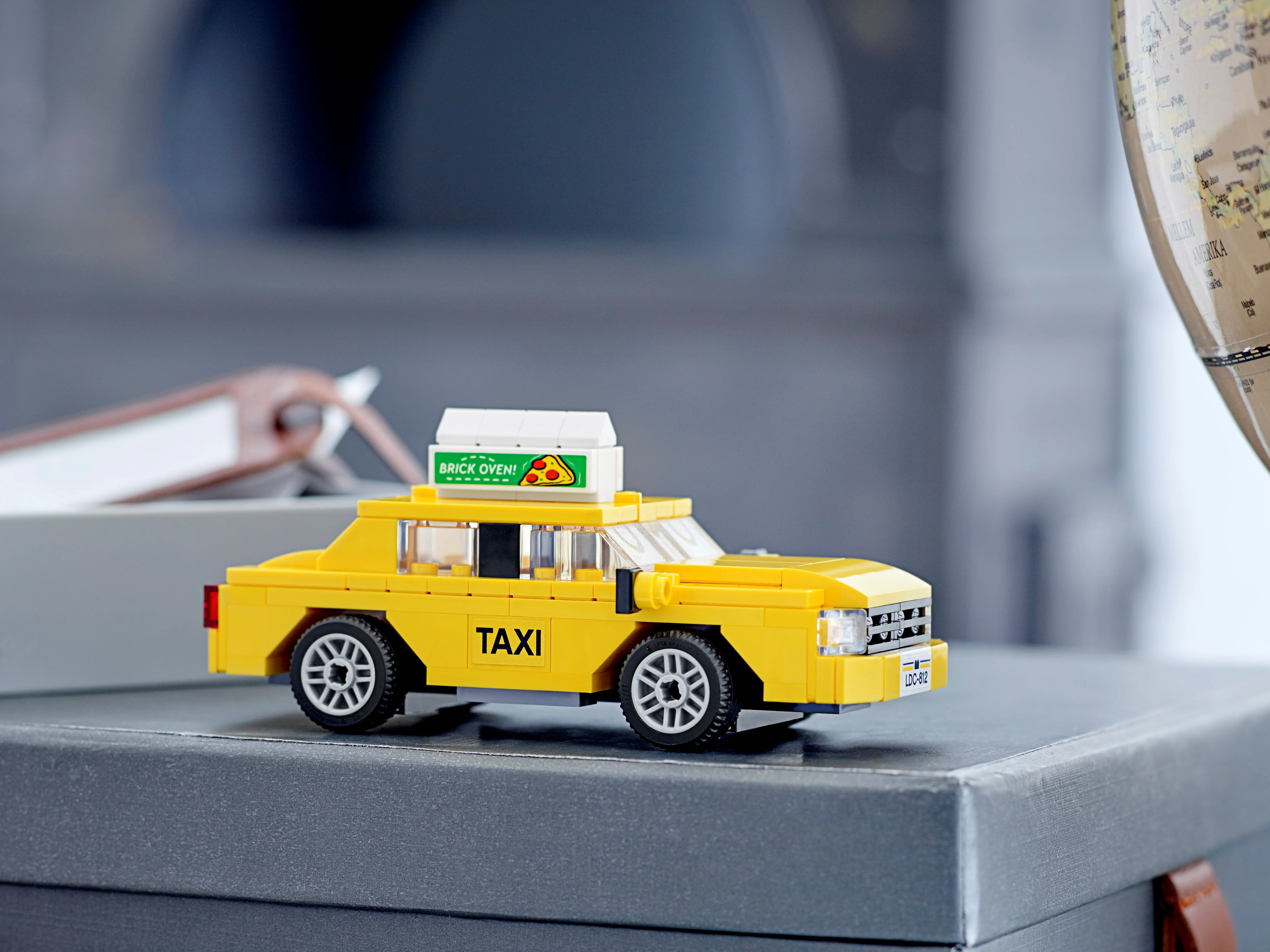 LEGO 10468 Trattore e mercato - Image 3